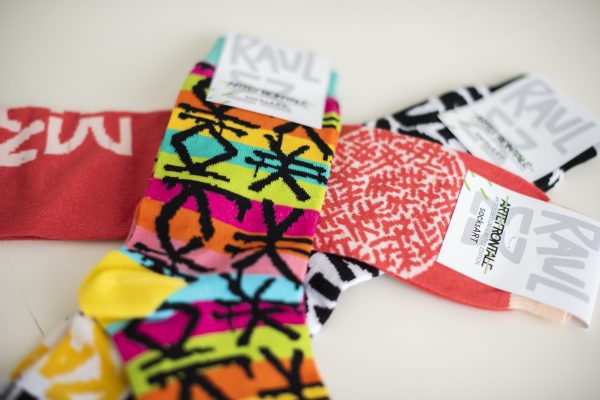 SocksArt - Raul 33  "Rainbow Flow"   Calze d'Autore Artefrontale - immagine 3